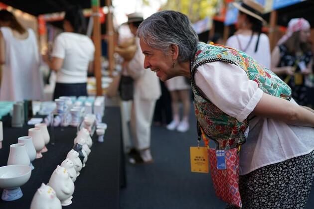 Jingdezhen takes the spotlight as international ceramics expo opens