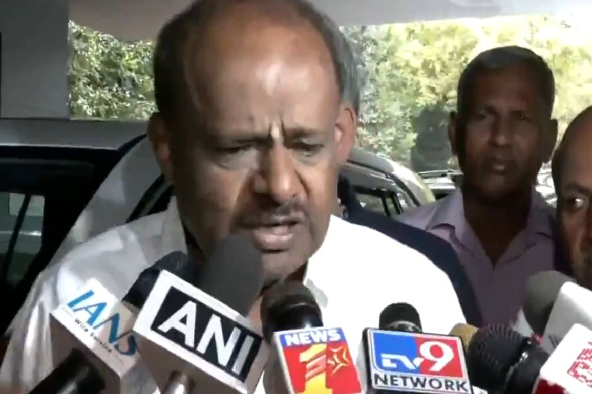 "Drama going on, eagerly waiting for outcome": Kumaraswamy on Karnataka leadership tussle