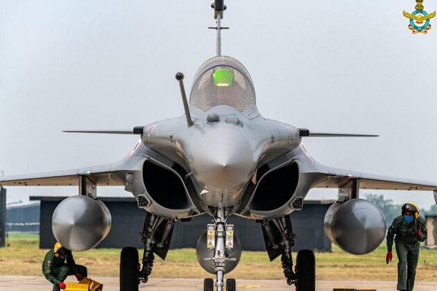 Ahead of French President's visit, Defence Ministry likely to discuss 114 Rafale jet deal next week