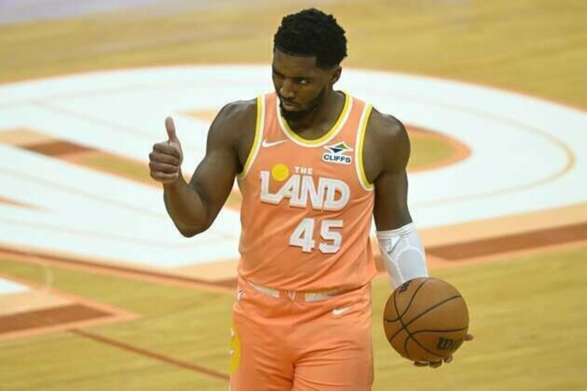 Contending Cavaliers, Rockets set for clash