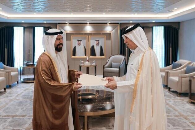 UAE Ambassador presents copy of credentials to Minister of State for Foreign Affairs of Qatar