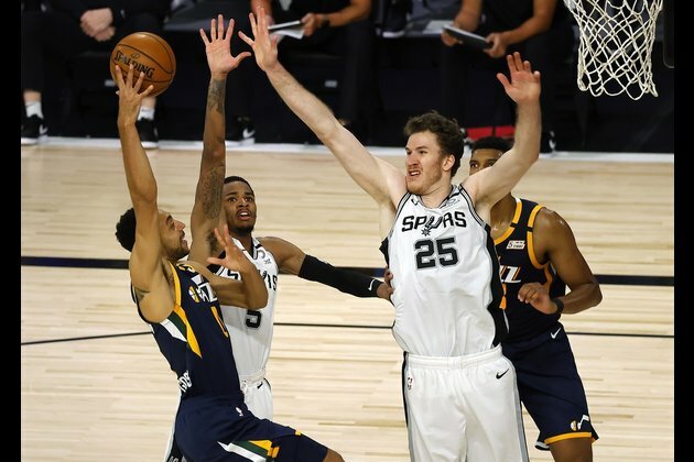 Jazz slide past Spurs