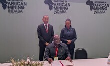Namibia’s Minister of Industries, Mines and Energy, Modestus Amutse, flanked by Angola’s Minister of Mineral Resources, Petroleum and Gas, Diamantino Pedro Azevedo and Botswana's Minister of Minerals and Energy, Bogolo Joy Kenewendo, at the signing ceremony.