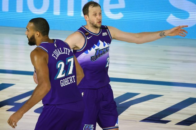 Jazz out to slow Spurs' push for playoff