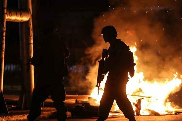 Chile death toll rises to 11, president extends emergency