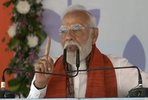 "Jungle Raj people criticising Mahakumbh": PM Modi, in Bihar, takes dig at Lalu Yadav