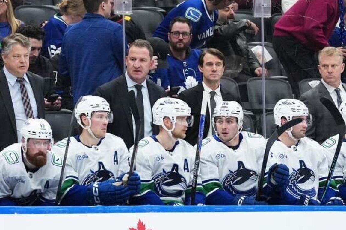 Canucks visit Canadiens after long stretch of 'unacceptable' play