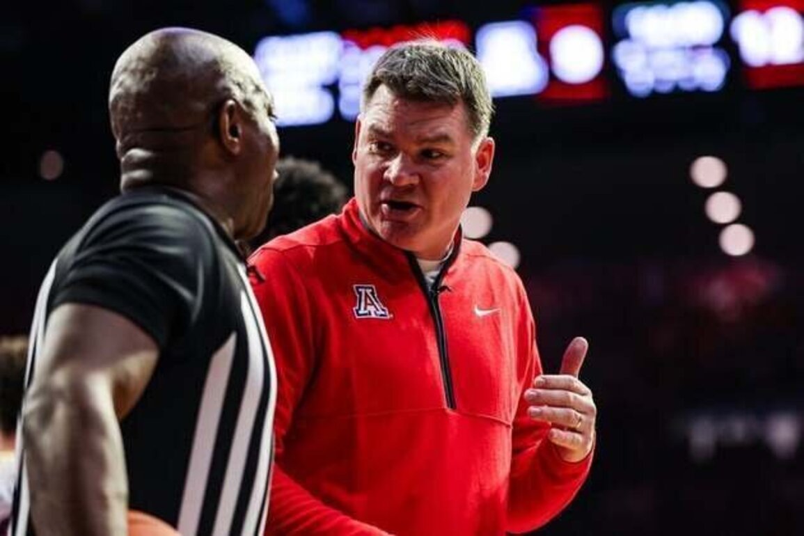 No. 1 Arizona continues undefeated start, holds on against UCF