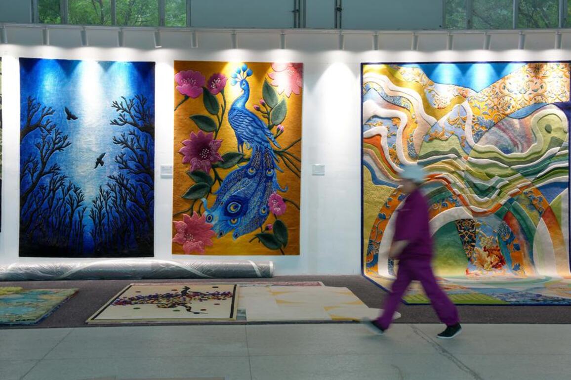 Millennium-old Tibetan carpet weaving finds new vitality in modern life