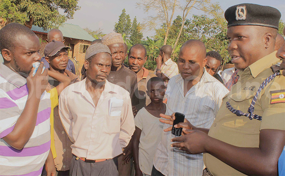 Atwala poliisi e Matugga, Kirya ng’ayogera eri abatuuze. Atwala poliisi e Matugga, Kirya ng’ayogera eri abatuuze.
