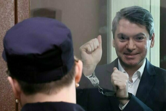Respected Russian Election Watchdog Golos Shuts Down Under Pressure