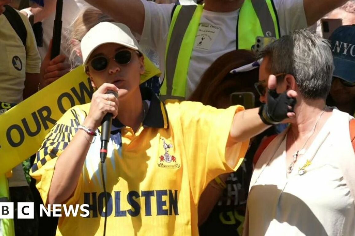 Former British-Israeli hostage Emily Damari given Spurs welcome