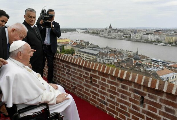 Pope&#039;s visit to Hungary overshadowed by conflict in Ukraine