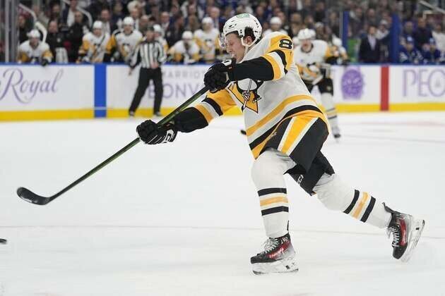 Penguins have holes to fill while sliding Blackhawks looking for answers