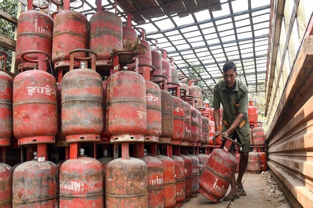 West Asia conflict: Centre orders refineries to boost LPG production for domestic use