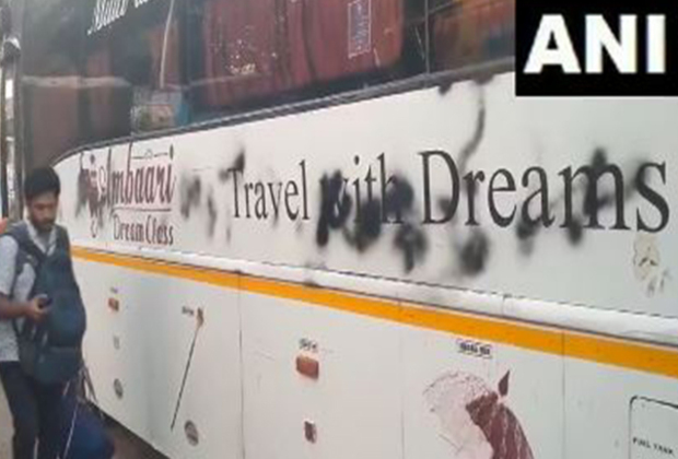 Shiv Sena (UBT) workers blacken Karnataka buses in Pune after Marathi driver assaulted in Chitradurga