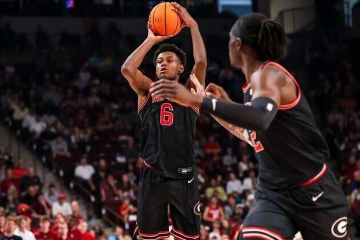 No. 21 Georgia's fast-paced offense meets gritty Ole Miss defense
