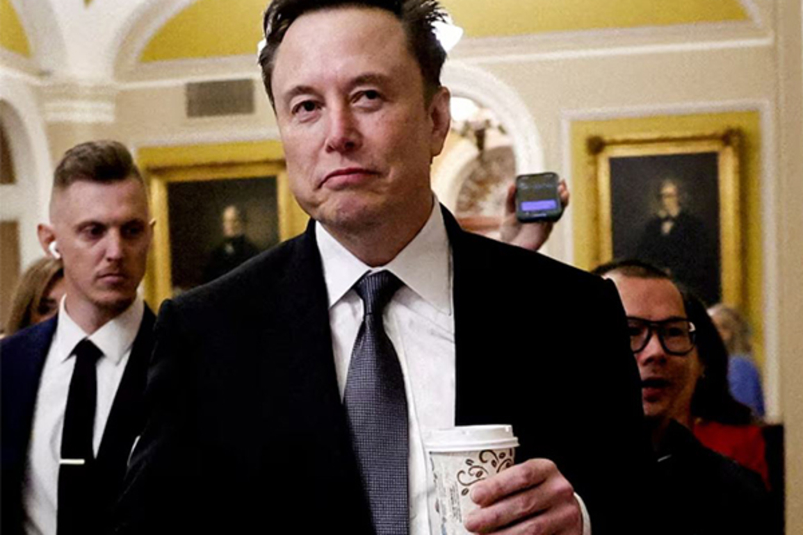 Elon Musk asks federal employees to share weekly job progress or get 'dismissed'