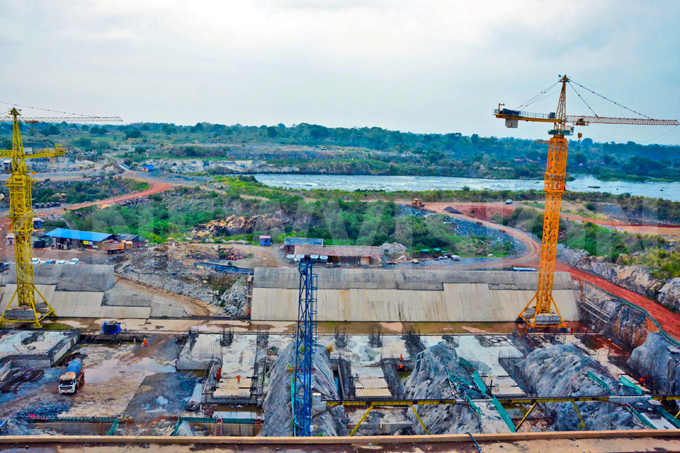 section of aruma dam under construction at aruma falls