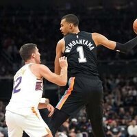 Spurs capitalize on Suns' shortcomings, win 7th straight