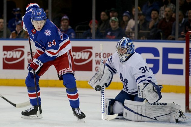 Rangers score five unanswered goals to overtake Leafs