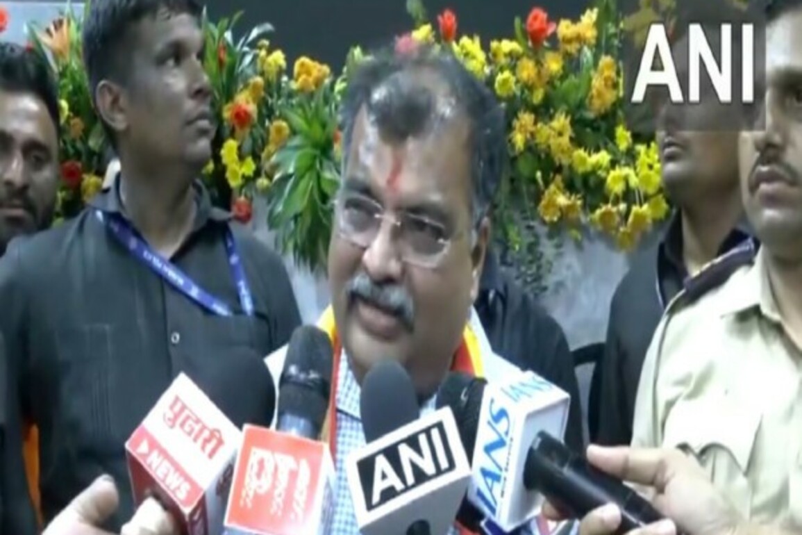 "Double-engine govt working in people's best interests": New Maharashtra BJP chief Ravindra Chavan