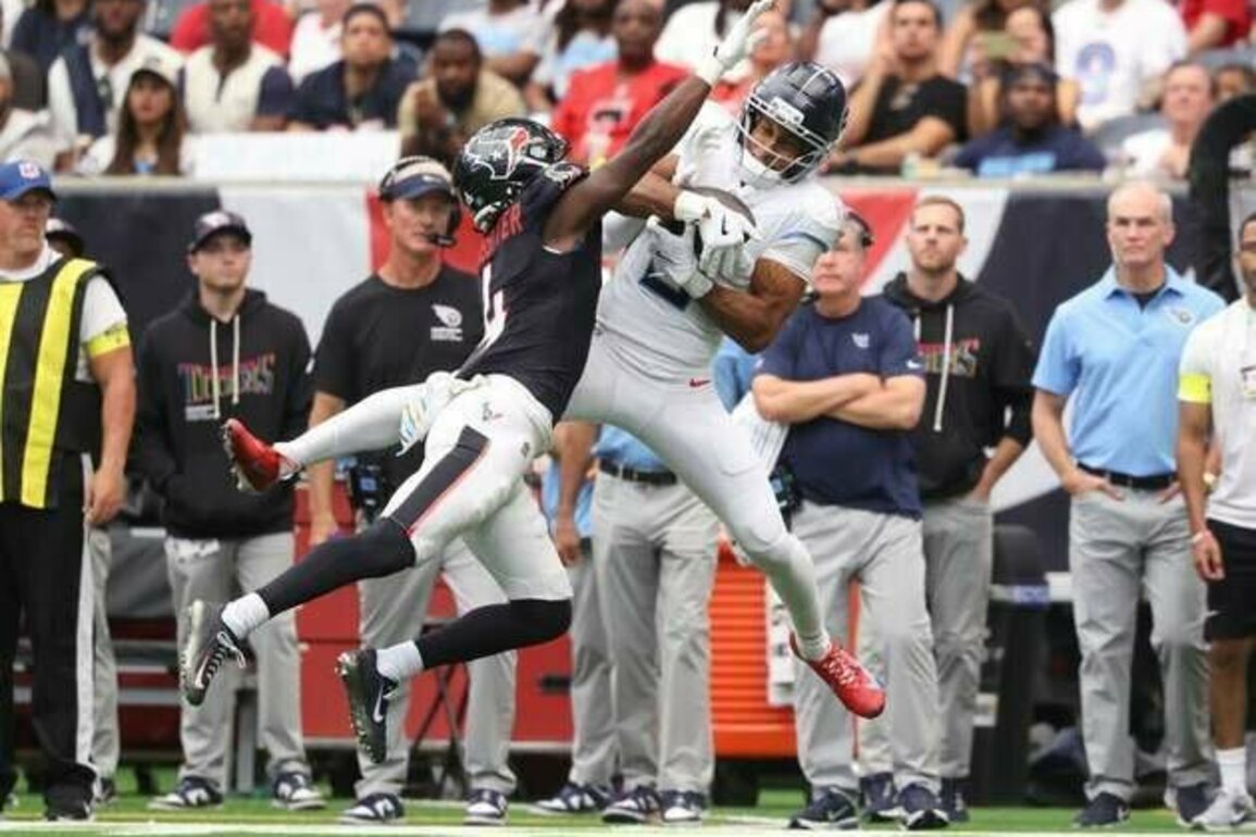 Texans shut down Titans 26-0, pick up first win of '25