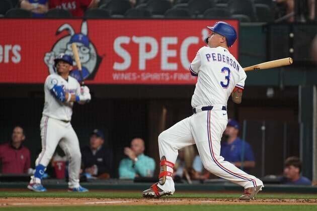 Rangers hold off Astros after erupting for 8 runs in first inning