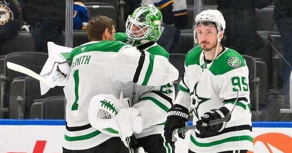 Slumping Golden Knights play host to surging Stars