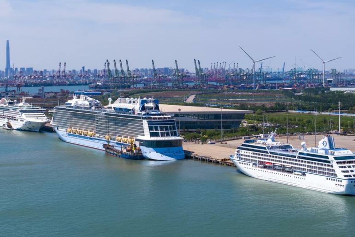 Economy&Life | Three int'l cruise ships berth simultaneously at Tianjin Int'l Cruise Home Port