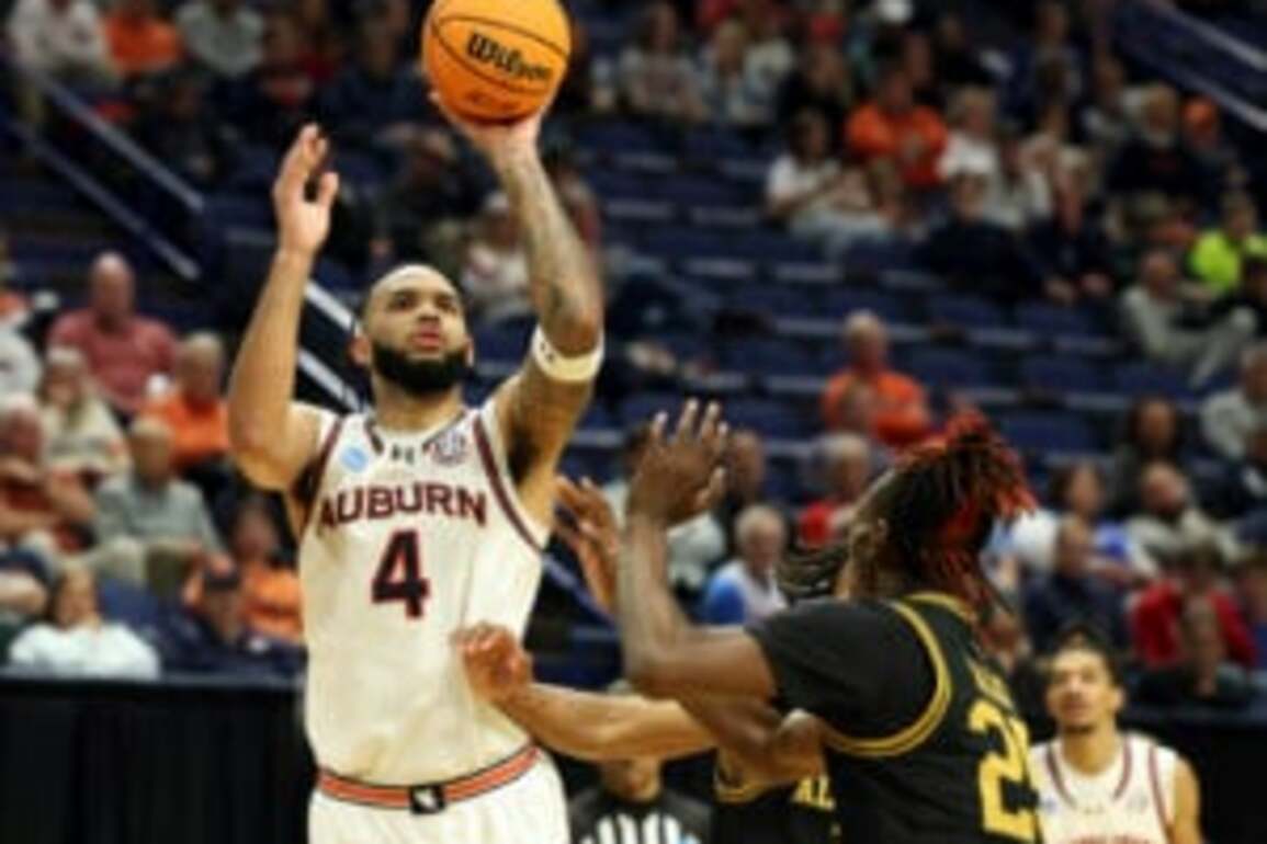 Broome, Kalkbrenner centers of attention in March Madness matchup - WAKA 8
