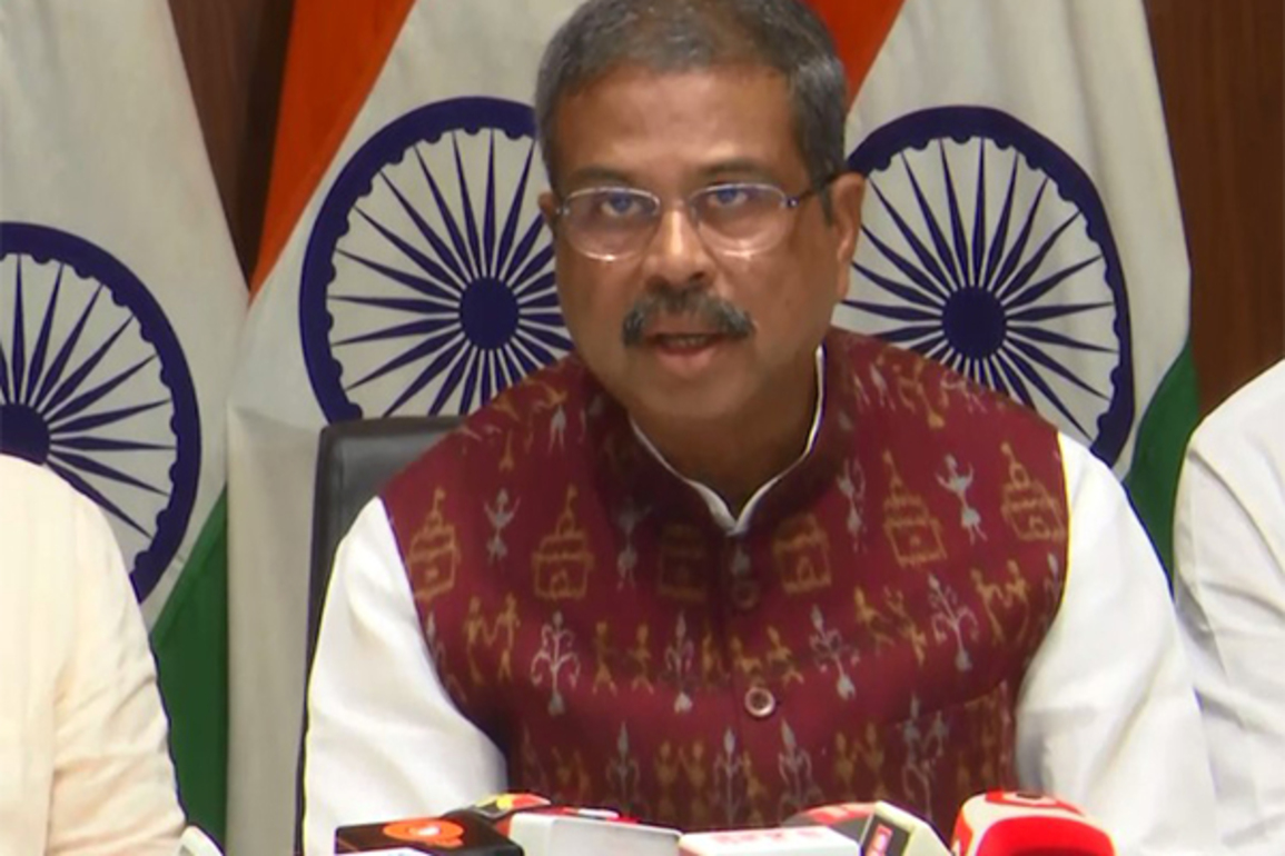 Delhi: Dharmendra Pradhan, Ashwini Vaishnaw hold meeting over progress of railway projects in Odisha