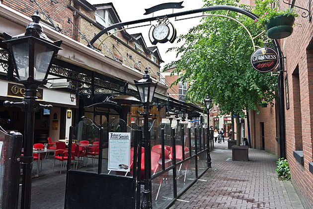 Survey: Higher VAT threatens staffing, menus in Dublin pubs