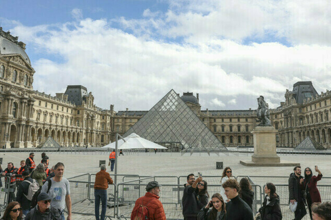 Louvre heist sparks backlash over woke hiring policy