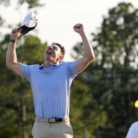 McIlroy becomes 4th player to successfully defend Masters title 