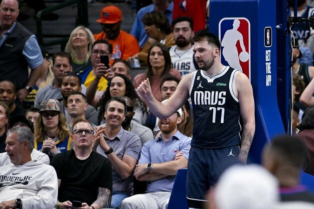 Mavericks' Luka Doncic fined $35K for money gesture