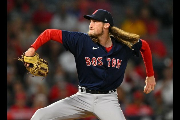 Phillies sign LHP Matt Strahm to two-year deal