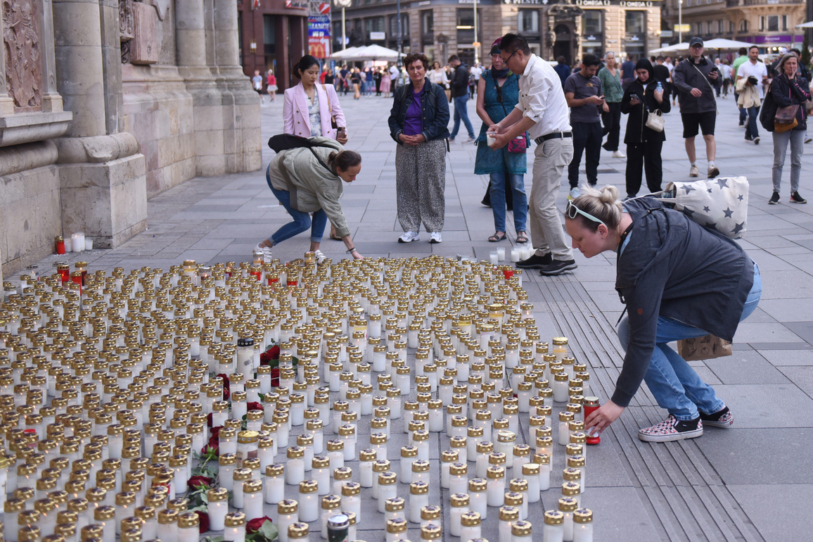 AUSTRIA-VIENNA-MASS SCHOOL SHOOTING-MOURNING