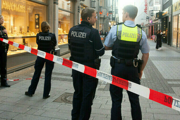 Hundreds of German cops targeted every day  data