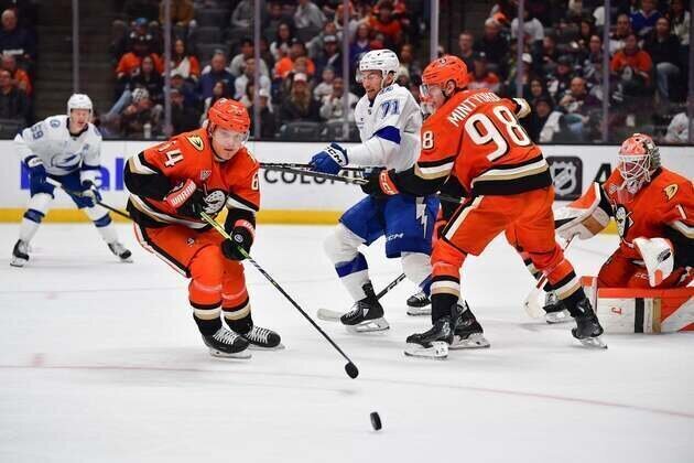Darren Raddysh's OT goal helps Lightning beat Ducks for 5th straight W