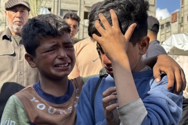 Casualties mount as Israeli troops continue firing on Gazans seeking aid