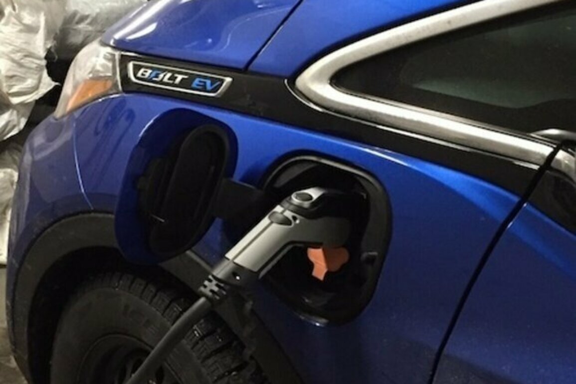 Young Apartment Dwellers Need EV Chargers, Report Calls for Action
