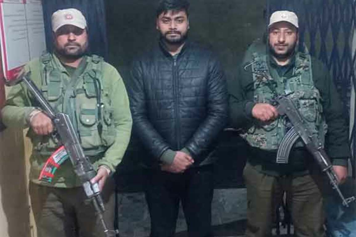 Srinagar police arrests drug dealer of New Delhi in drug peddling case