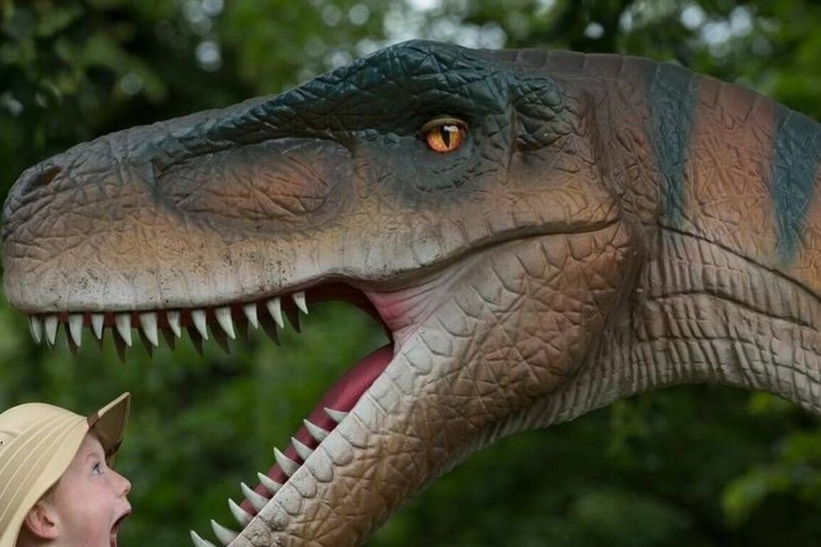 Britain's biggest dinosaur event to roar into Lanarkshire park to start summer holiday season