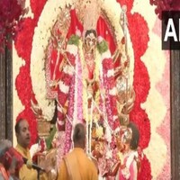 Morning Aarti held at Shri Aadya Katyayani Shaktipith in Chhatarpur on sixth day of Chaitra Navratri