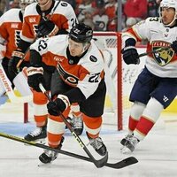 Sean Couturier logs 4 points as Flyers hand Panthers first loss