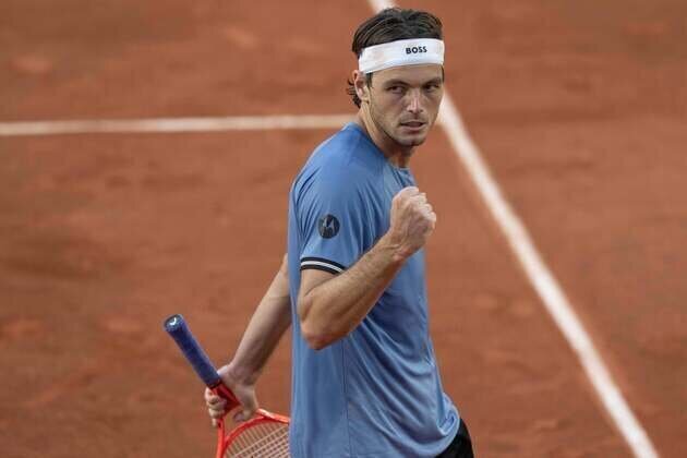 ATP roundup: Defending champ Taylor Fritz survives in Stuttgart
