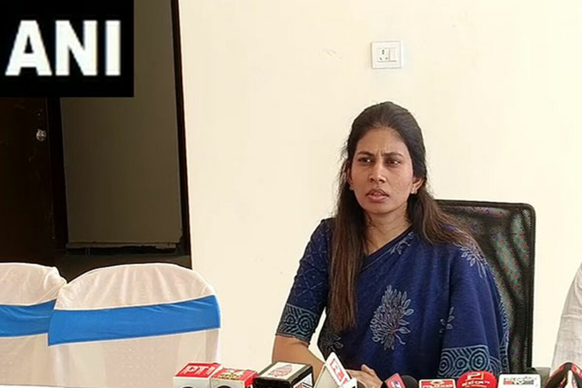 "Parties should stand by govt": Raksha Khadse on Siddaramaiah's 'no war' statement on Pahalgam attack