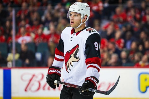 Focus for Coyotes' Hall on playoffs, not free agency