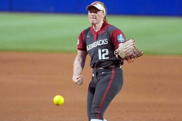 UCLA belts 4 homers to rout Arkansas in WCWS